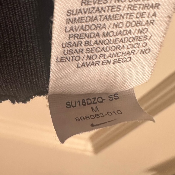 Nike crop top - Picture 7 of 7